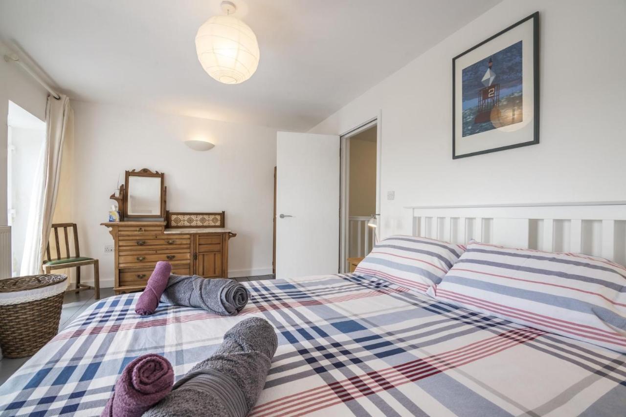 Fair View - 2 Bedroom Cottage - BurtonBurton  エクステリア 写真