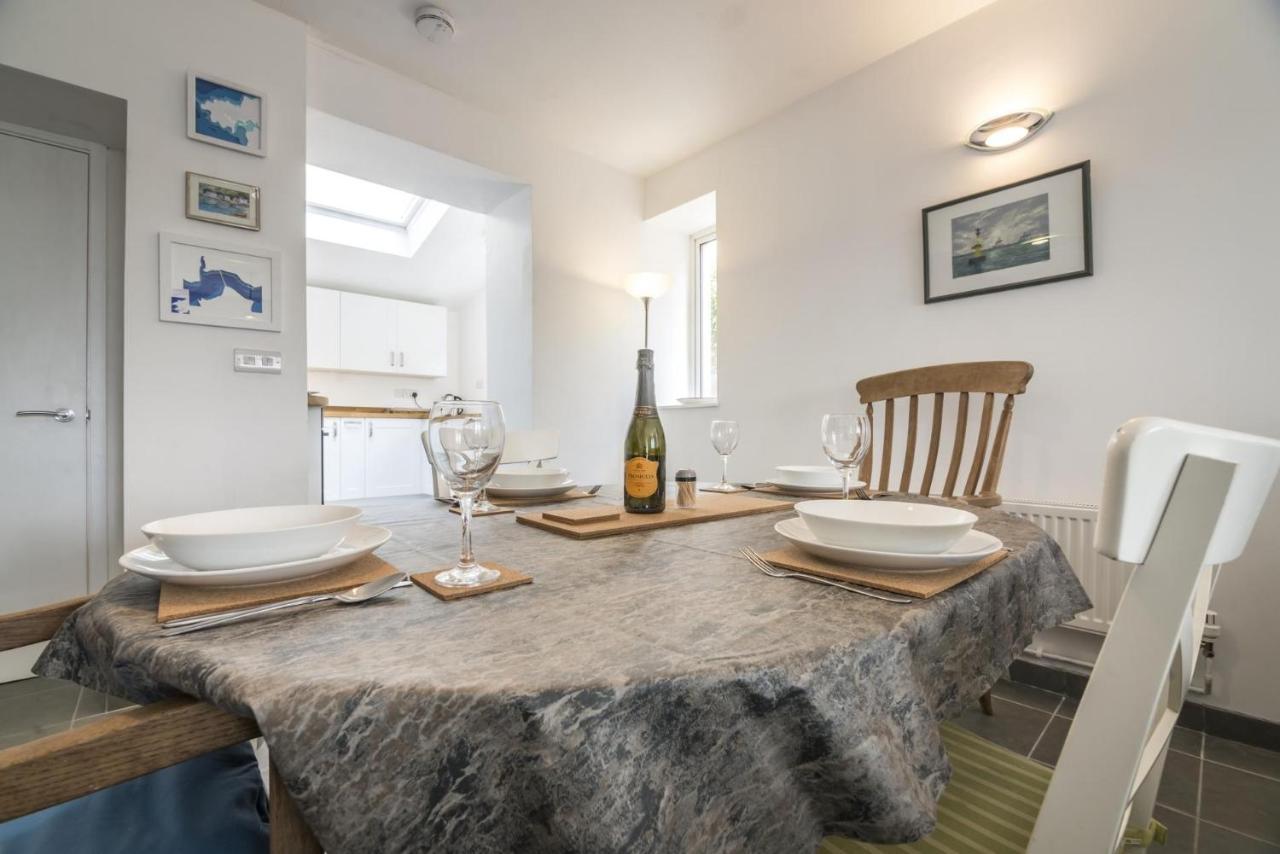 Fair View - 2 Bedroom Cottage - BurtonBurton  エクステリア 写真
